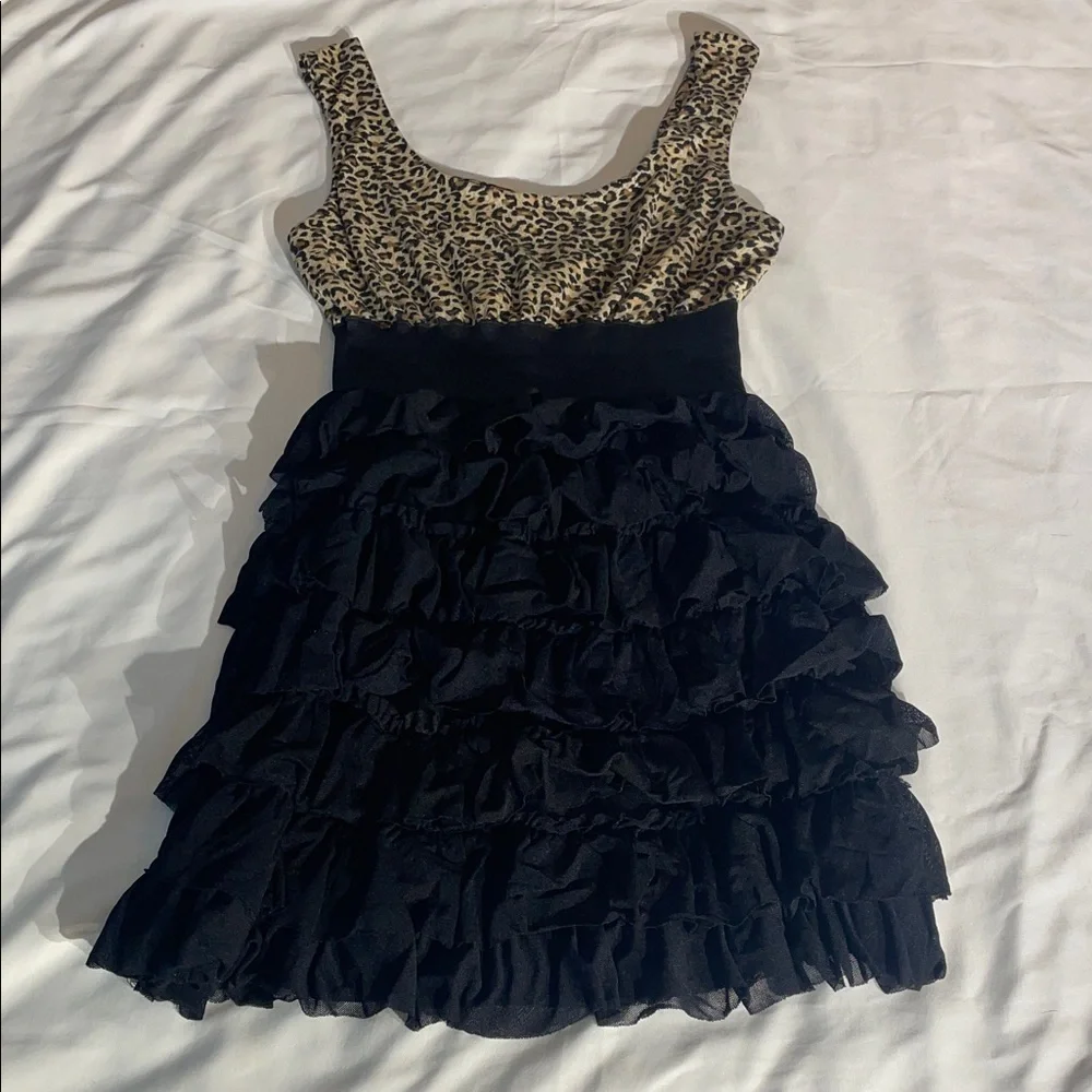 Freeway Leopard Print Ruffle Mini Dress with elastic band waist. Size SMALL - Picture 1 of 10